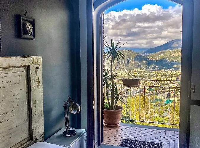 MonicaBed and Breakfast